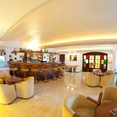 Отель Cala Gat 4*