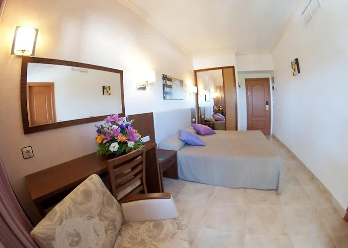 Cala Gat كالا راتخاذا