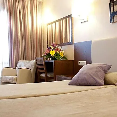 فندق Cala Gat 4*